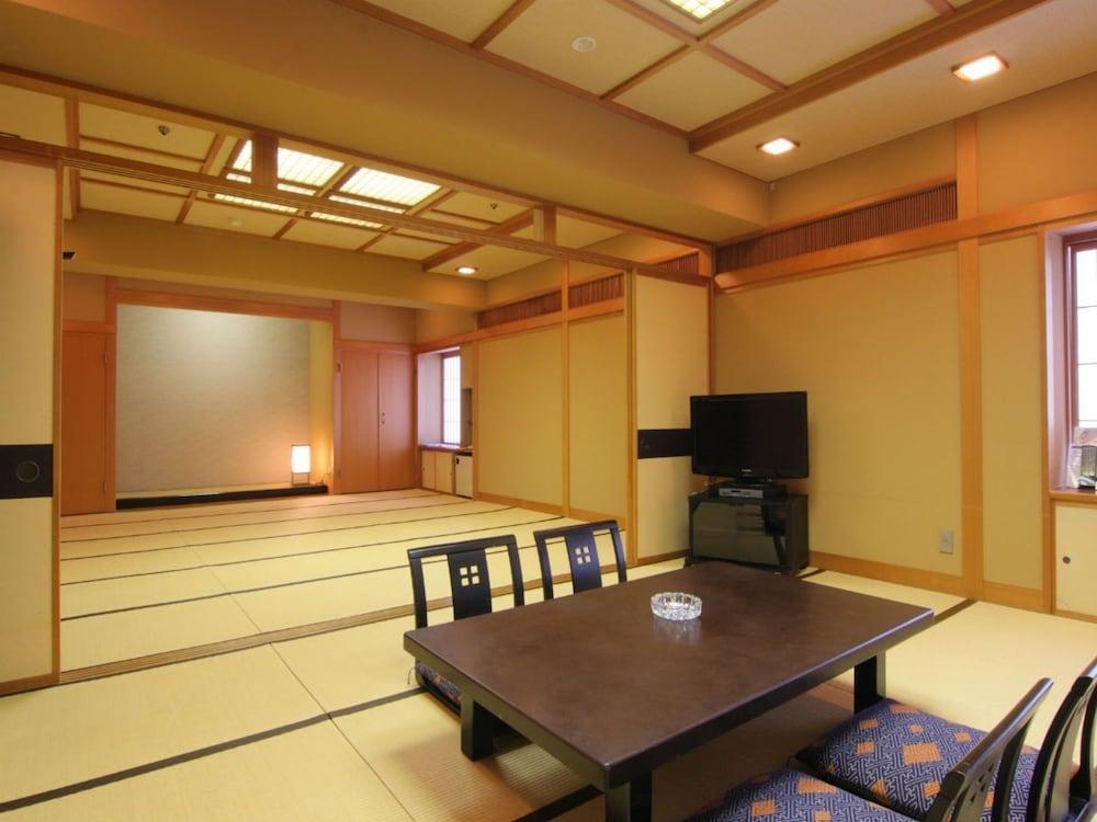 Kanazawa Kokusai Hotel Buitenkant foto